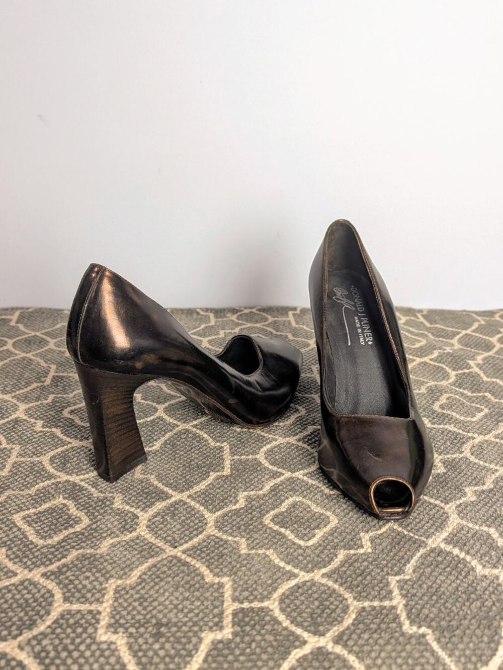 *DONALD J. PLINER Bronze Leather High Heel Pumps Sz 7.5